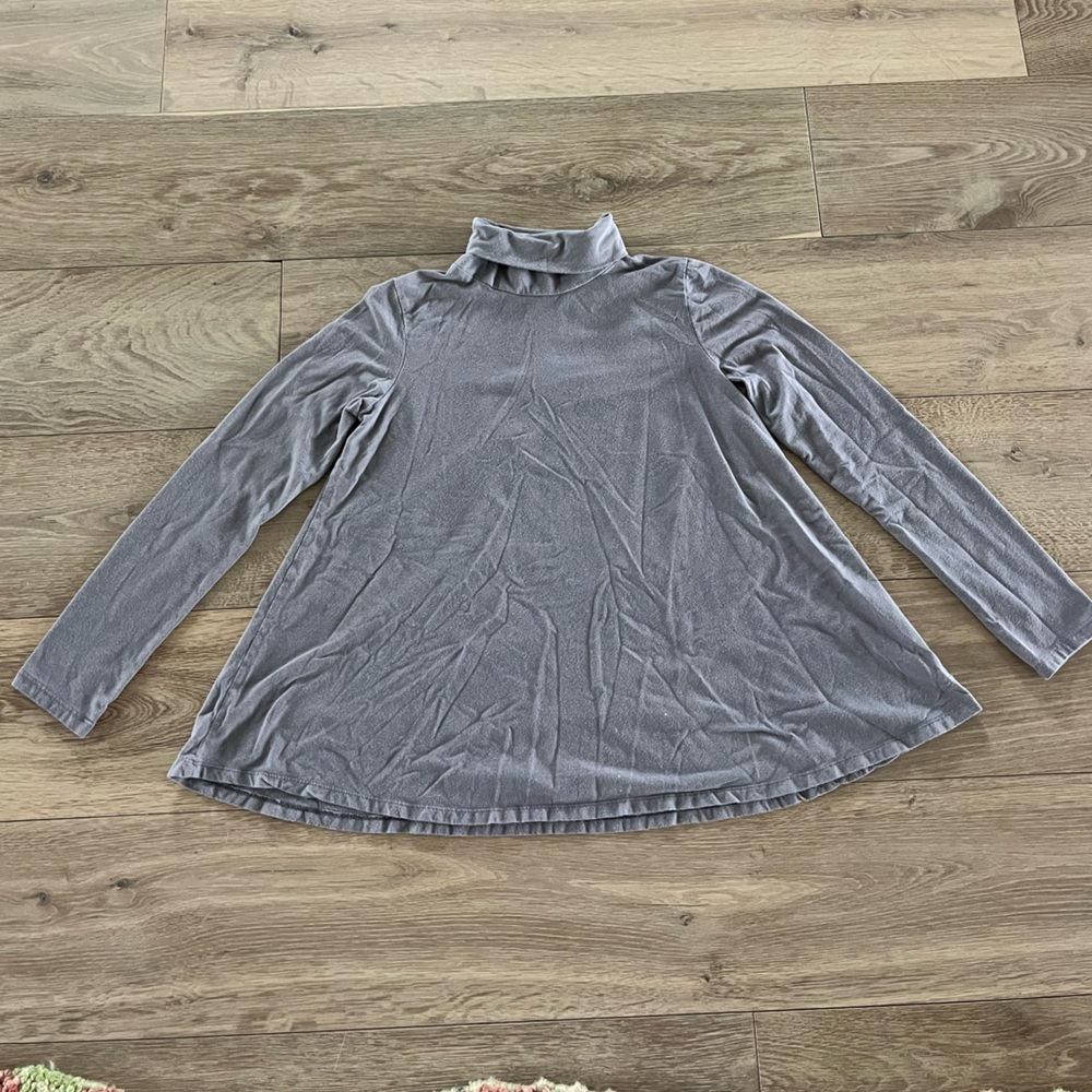Gaiam Gray Turtle Neck Swing Top